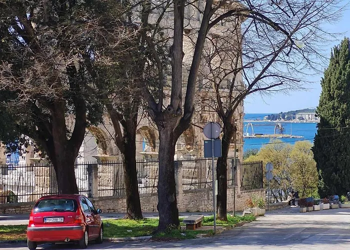 Arena - Atraktivan Stan!!! Daire Pula