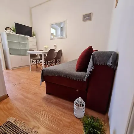 Apartment Atraktivan Stan U Blizini Pulske Arene !!