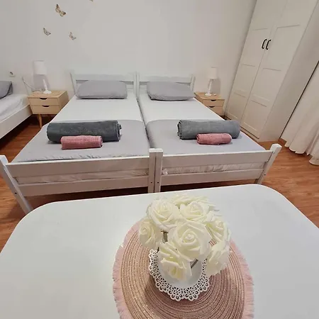 Apartment Atraktivan Stan U Blizini Pulske Arene !! Pula