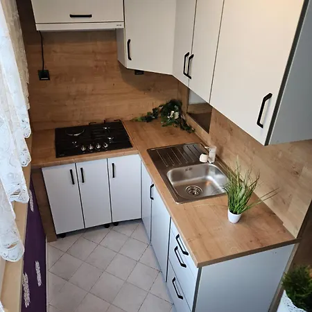 Apartment Atraktivan Stan U Blizini Pulske Arene !!